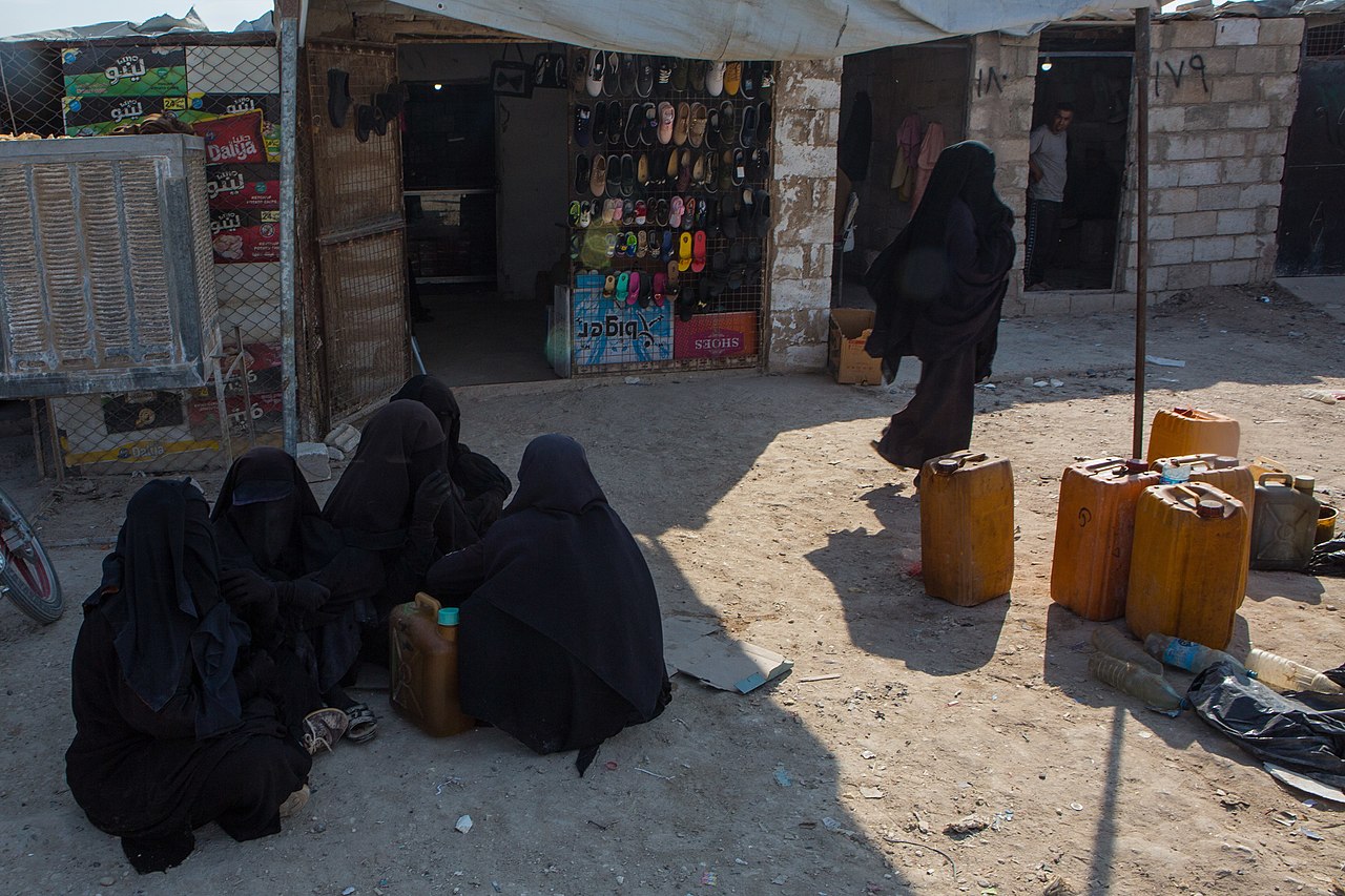 Het kamp Al-Hol in noord-Syrië, waar veel IS-vrouwen gevangen zitten Y. Boechat (Voice of America)