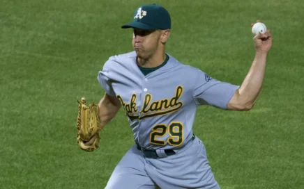 Pat Venditte maakte in 2015 zijn debuut in de MLB voor de Oakland Athletics.