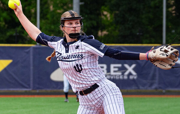 Softbalpitcher Lizzy Kwakernaak